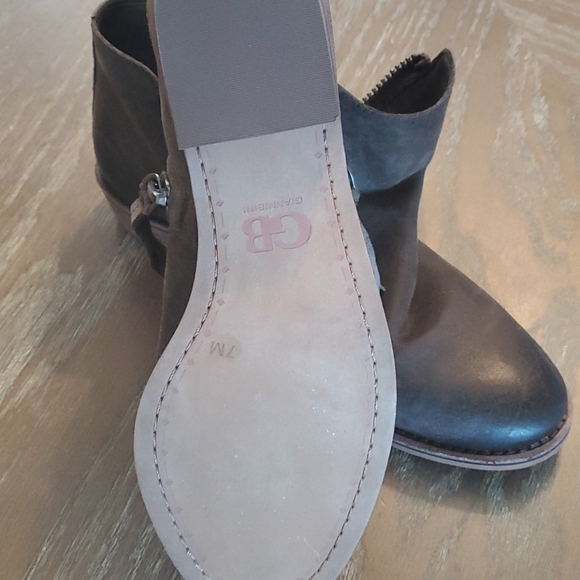 GB Booties - Picture 2 of 3